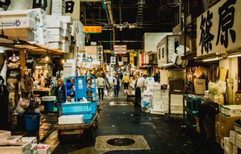 Tsukuji breakfast and market tour